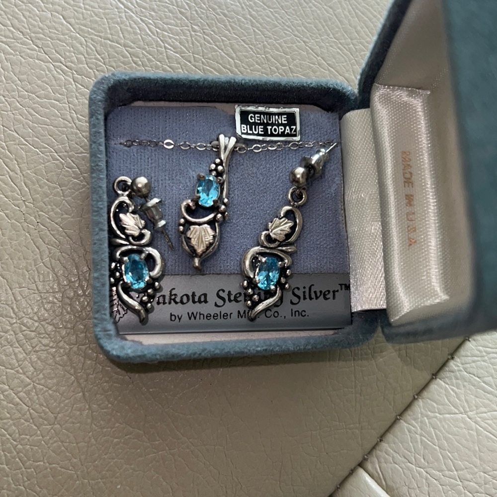 NWOT Beautiful blue topaz and sterling set 🤩